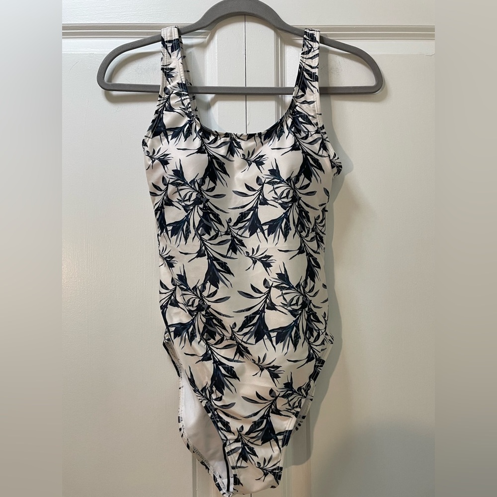 NWT Nicole Miller Swimsuit Women’s Small, Blue Foliage One-piece Bathing Suit